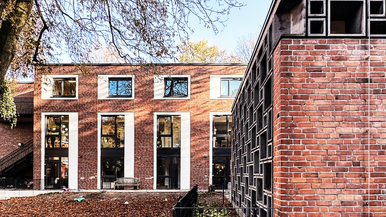 Zu den zwölf Aposteln